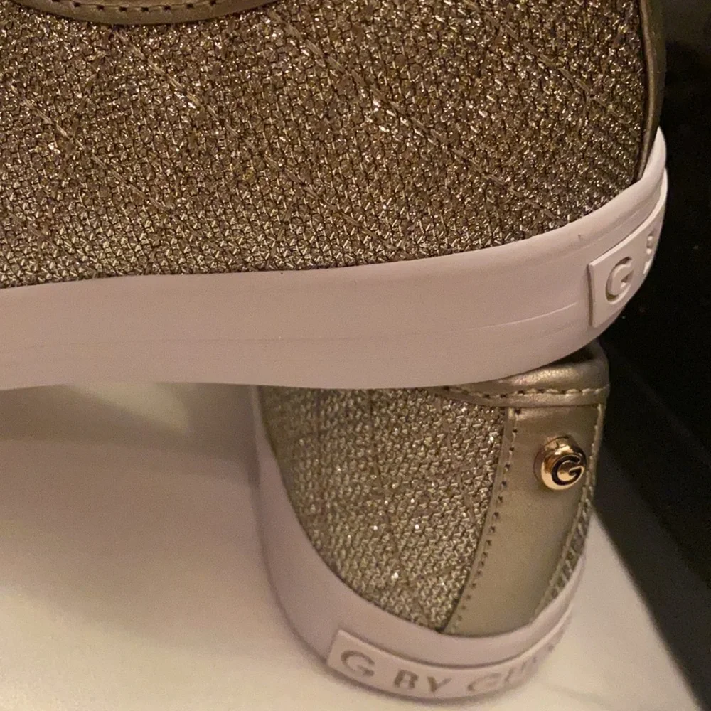 G BY GUESS LACE UP GOLD QUILTED SNEAKERS GGBACKERS3 Metallic ⭐️⭐️⭐️⭐️⭐️
